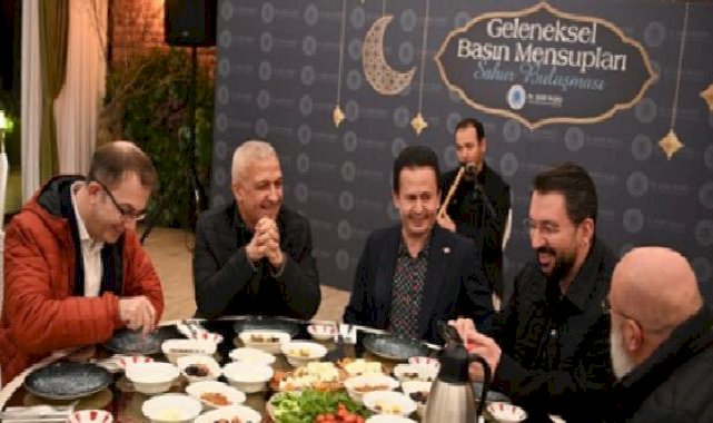 Tuzla Belediye Başkanı Yazıcı, sahurda gazetecilerle buluştu