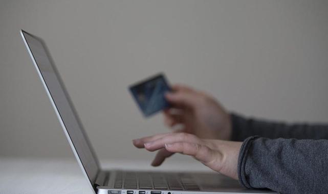 Ticaret satış hacmi yıllık yüzde 0,4 azaldı