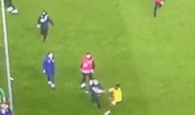 Trabzon'da olay: Livakovic'e yumruk atıldı, Batshuayi dönen tekme attı