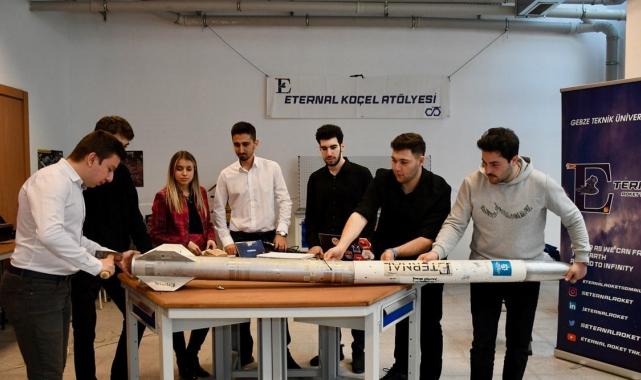 Türk mühendis adayları, geliştirdikleri roketle ABD'de yarışmaya katılacak