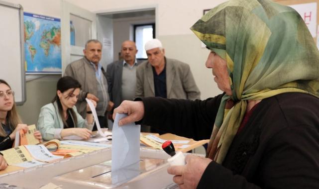 Türkiye sandık başında işte ilk görüntüler!