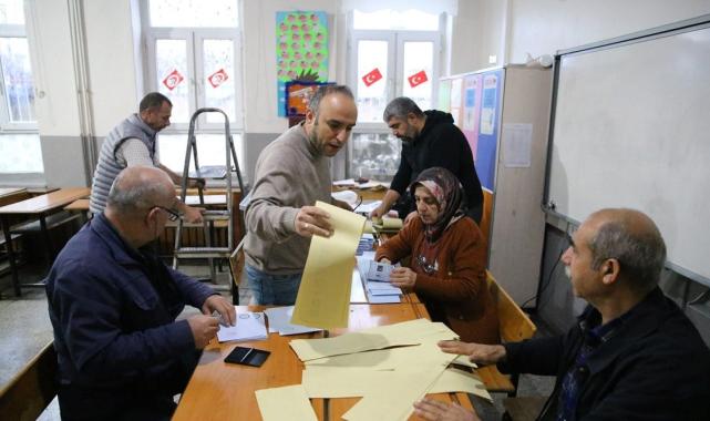 Türkiye yerel seçimler için sandık başına gidiyor