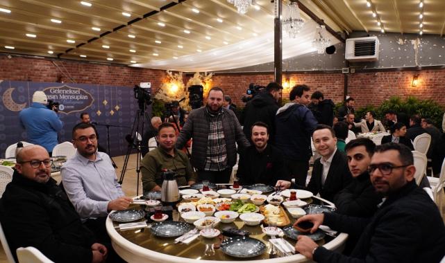 Tuzla Belediye Başkanı Yazıcı, sahurda gazetecilerle buluştu