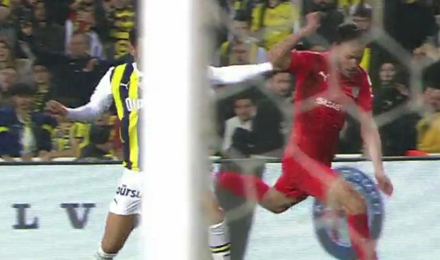 Umut Nayir yerde kaldı, Pendikspor penaltı bekledi