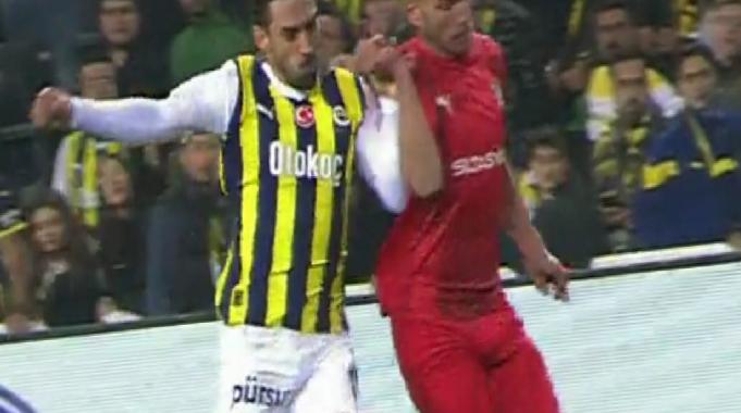 Umut Nayir yerde kaldı, Pendikspor penaltı bekledi