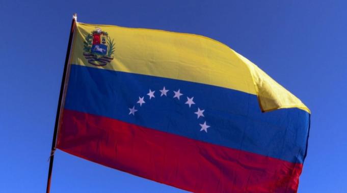 Venezuela, Arjantin&#039;e hava sahasını yasakladı