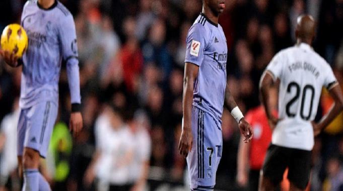 Vinicius'tan ırkçı taraftarlara karşı dik duruş