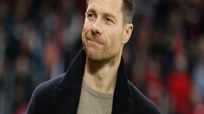 Xabi Alonso, Bayer Leverkusen&#039;de kalıyor