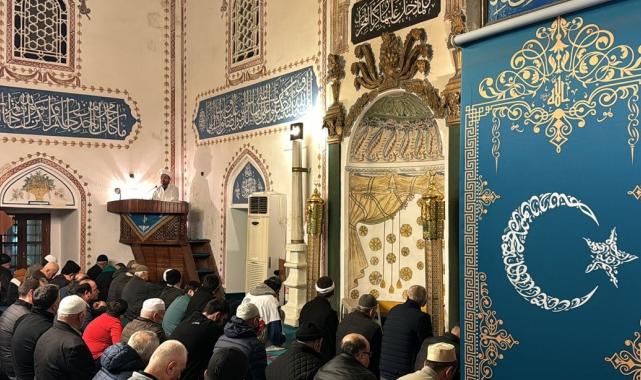 Yurdun dört bir yanında camiler, ilk teravih namazı için doldu