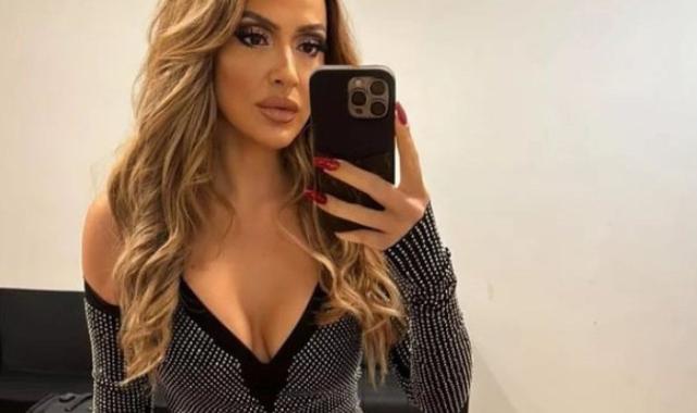 Yüzündeki değişim dikkat çekti! Şarkıcı Hadise son fotoğrafıyla takipçilerini şaşırttı