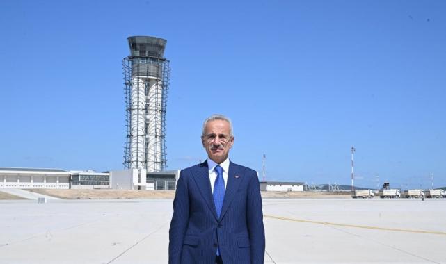 Abdulkadir Uraloğlu, mart ayı uçak, yolcu ve yük trafiği istatistiklerini açıkladı