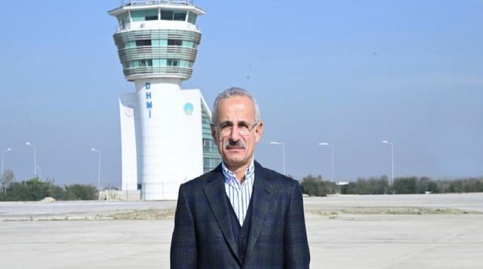 Abdulkadir Uraloğlu, mart ayı uçak, yolcu ve yük trafiği istatistiklerini açıkladı