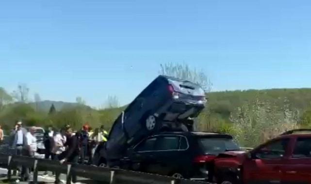 Anadolu Otoyolu Sakarya geçişinde zircirleme kaza! 9 araç çarpıştı: 2 yaralı