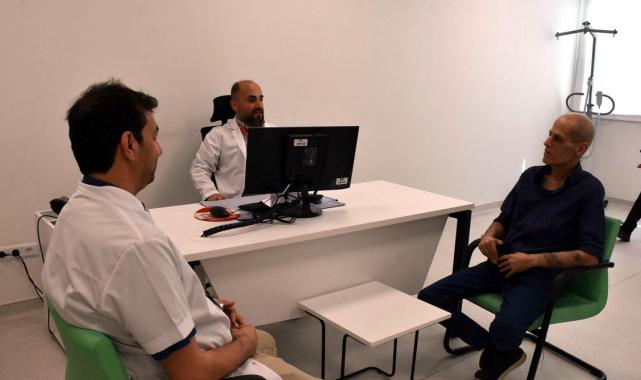 Antalya'da karın ağrısı tümör çıktı