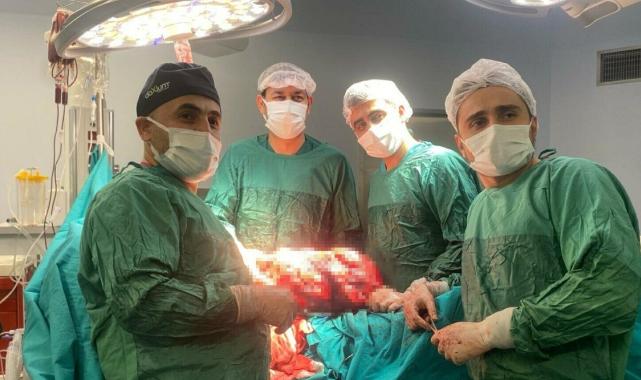 Antalya'da karın ağrısı tümör çıktı