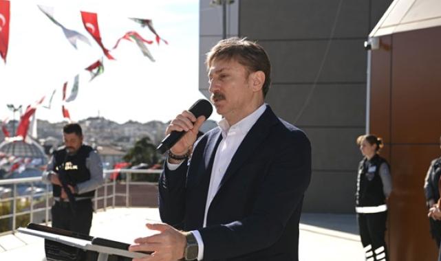 Bahçelievler Belediye Başkanı Hakan Bahadır mazbatasını aldı