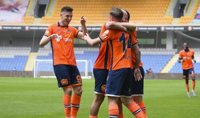 Başakşehir, Rizespor'u iki golle geçti