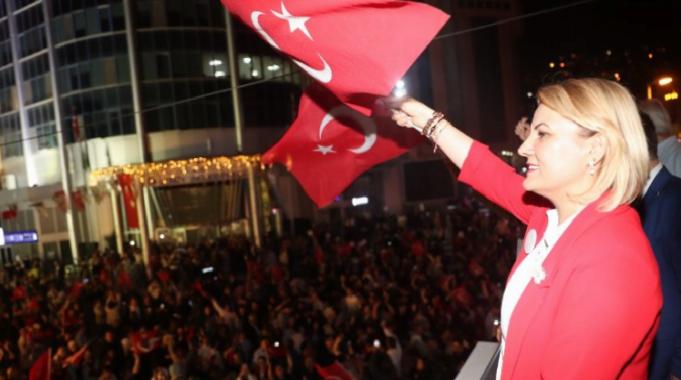 Başkan Hürriyet: 400 bin İzmitlinin başkanıyım