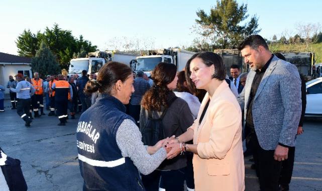 Başkan Kınay, Karabağlar Belediyesi çalışanlarıyla bayramlaştı