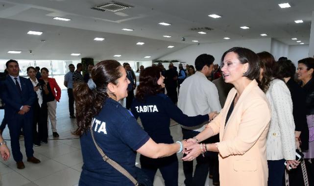 Başkan Kınay, Karabağlar Belediyesi çalışanlarıyla bayramlaştı