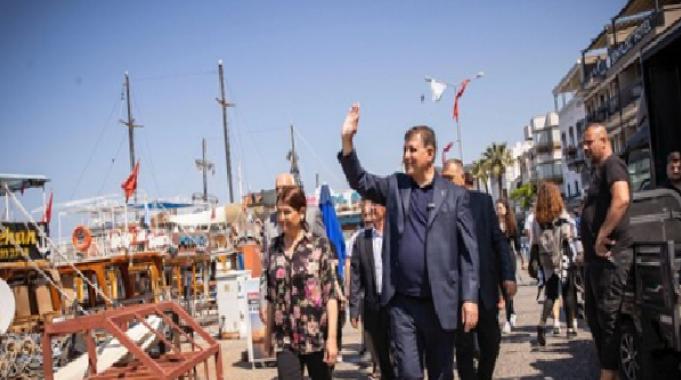 Başkan Tugay, Foça'ya ziyaret gerçekleştirdi