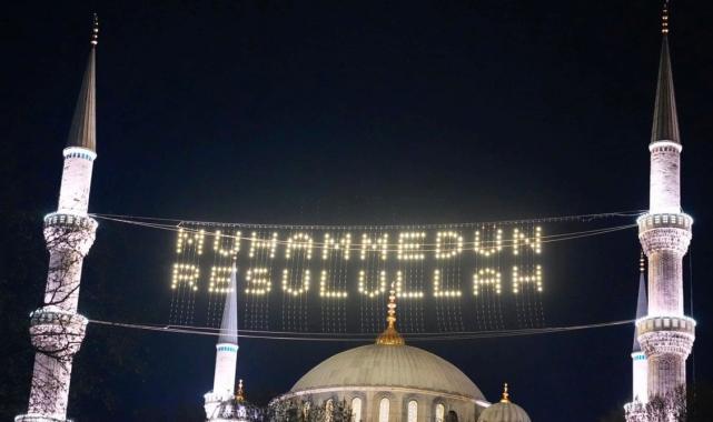 Camiler son teravih namazı için doldu