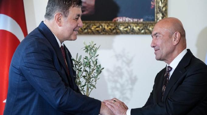 Cemil Tugay, İzmir Büyükşehir Belediyesi Başkanlığı görevini Tunç Soyer'den devraldı