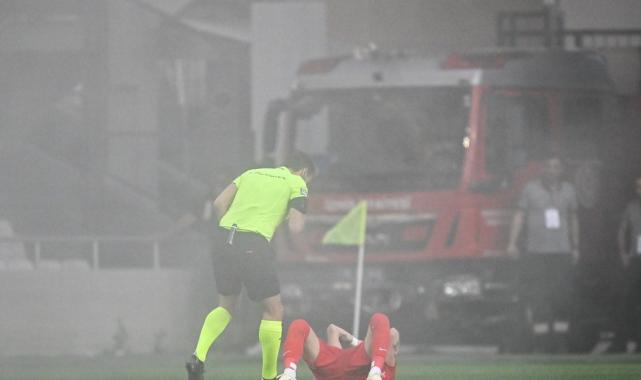 Çorum FK, Altay'ı üç golle geçti! Yangın söndürme tüpü sıktılar