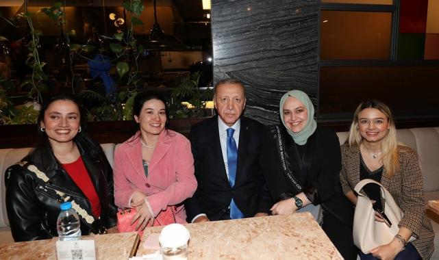 Cumhurbaşkanı Erdoğan, gençlerle bir araya geldi