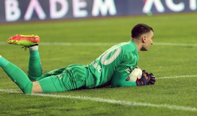 Derbide gözler kaleciler Mert Günok ve Dominik Livakovic'in üzerinde olacak