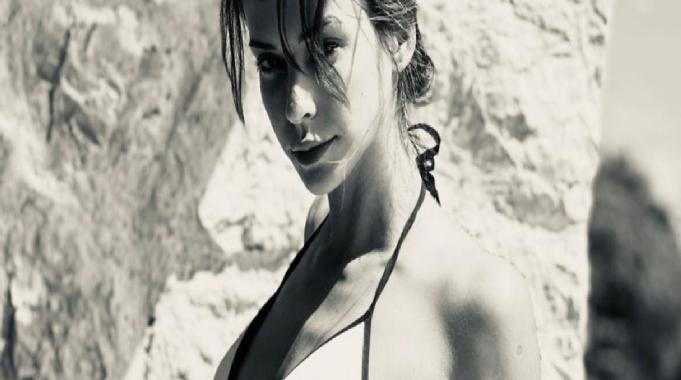 Devrim Özkan'dan bikinili pozlar! Son paylaşımına yorum yağdı