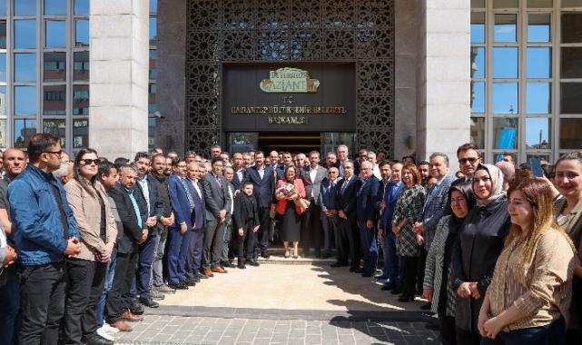 Fatma Şahin coşkuyla karşılandı