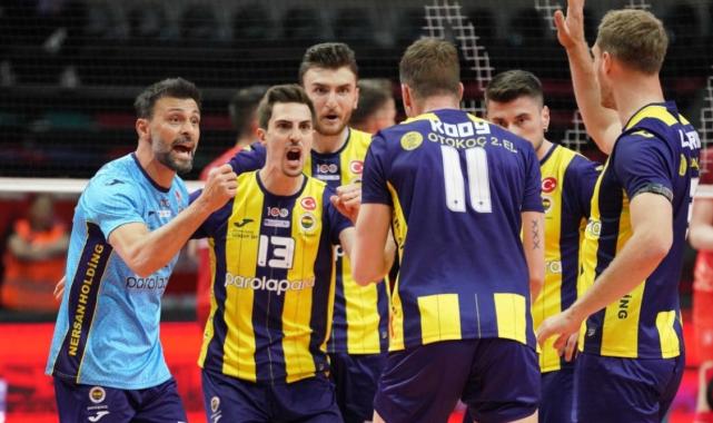 Fenerbahçe, 3 farklı branşta şampiyonluk yarışı veriyor