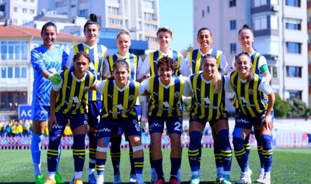 Fenerbahçe, 3 farklı branşta şampiyonluk yarışı veriyor