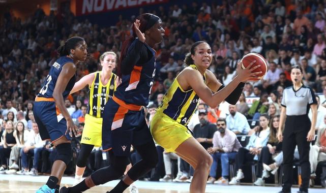Fenerbahçe, ÇBK Mersin'i yenerek finale yükseldi