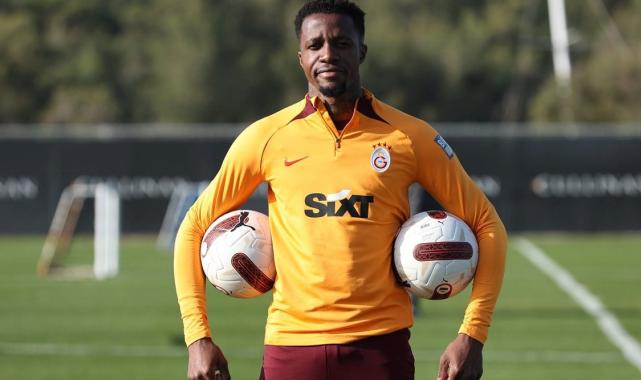 Fildişi Sahili Teknik Direktörü, Wilfried Zaha ile bir araya geldi