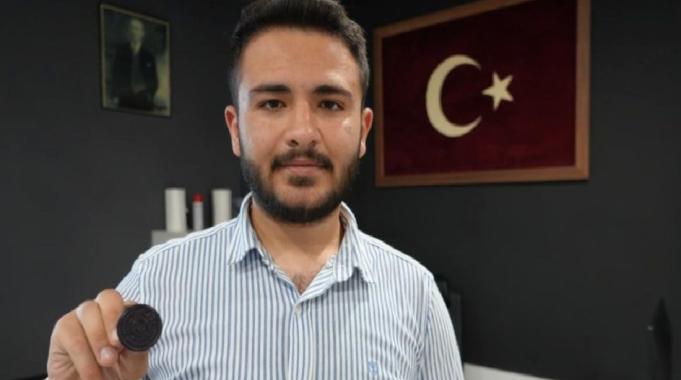 Gaziantep'te 2 oy farkla seçimleri kazanan 19 yaşındaki muhtar göreve başladı