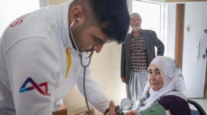 Gezici Sağlık Aracı köy köy dolaşıyor