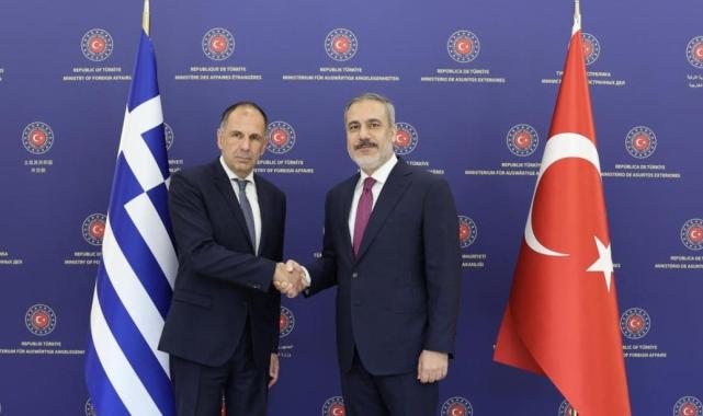 Hakan Fidan Yunan mevkidaşıyla bir araya geldi