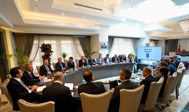 İmamoğlu'ndan Eyüpsultan Belediye Başkanı Özmen’e tebrik ziyareti