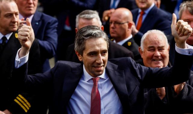 İrlanda'nın yeni Başbakanı 37 yaşındaki Simon Harris oldu