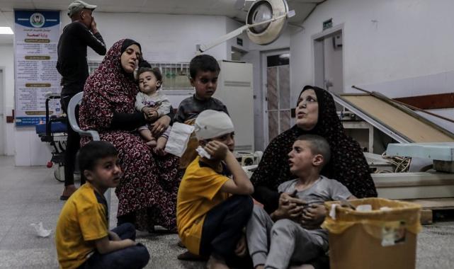 İsrail ordusundan Refah kentine saldırı: 3 sivil öldü