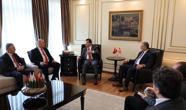 İstanbul Taksiciler Esnaf Odası Başkanı Eyüp Aksu'dan Ekrem İmamoğlu'na 'hayırlı olsun' ziyareti