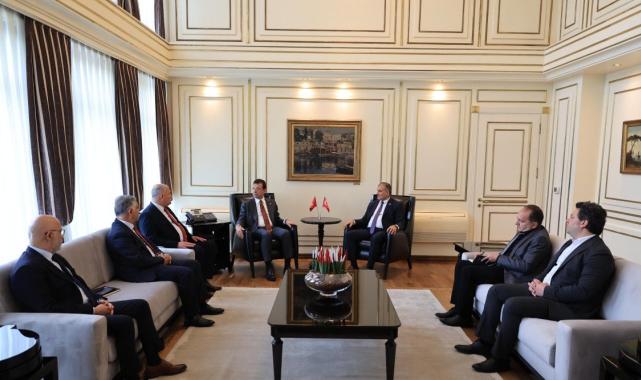 İstanbul Taksiciler Esnaf Odası Başkanı Eyüp Aksu'dan Ekrem İmamoğlu'na 'hayırlı olsun' ziyareti