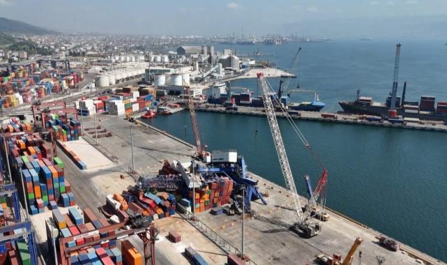 Kocaeli’deki liman kazasının ardından enkaz kaldırma çalışması sürüyor