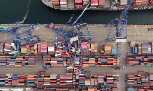 Kocaeli’deki liman kazasının ardından enkaz kaldırma çalışması sürüyor