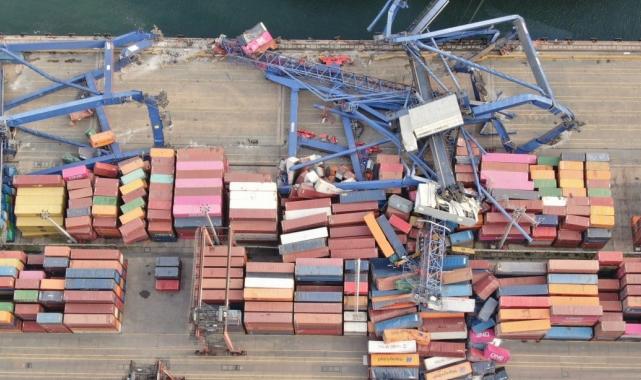 Kocaeli’deki liman kazasının ardından enkaz kaldırma çalışması sürüyor