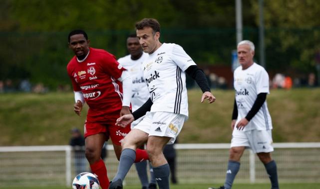 Macron, futbol efsaneleriyle yardım maçına çıktı