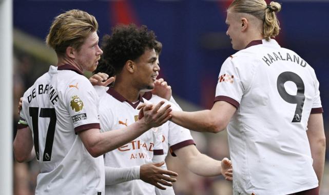 Manchester City, Crystal Palace'ı 4 golle yıktı