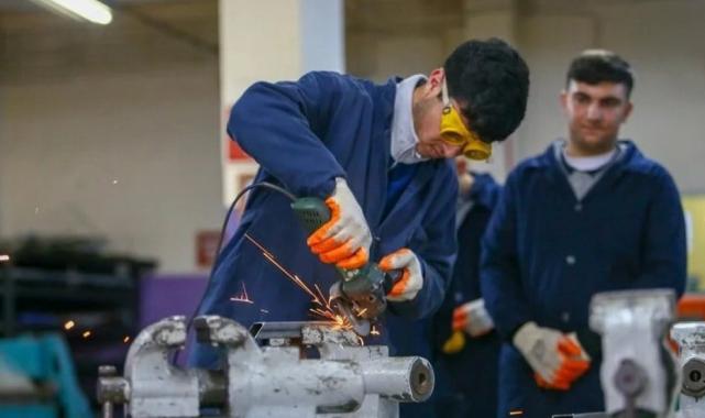 MEB mesleki eğitimde 8 bin 406 iş yerinin sözleşmesini feshetti
